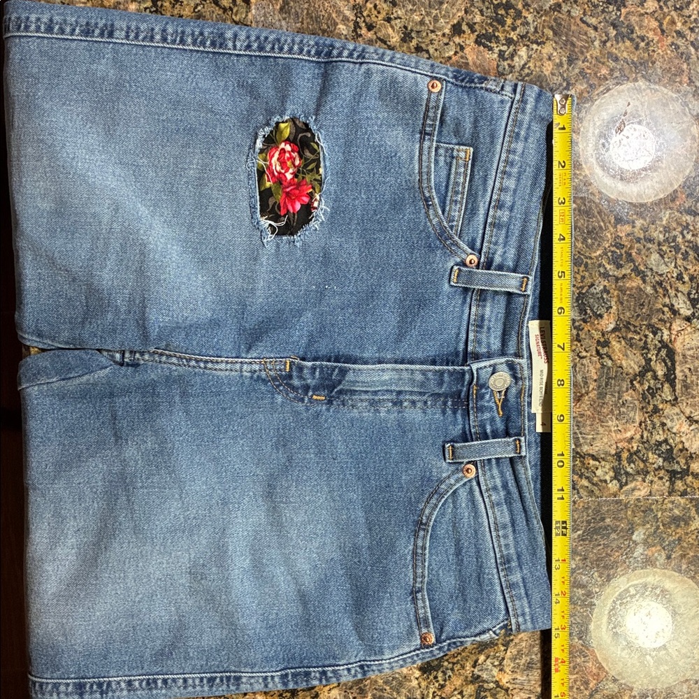 Levi's Blue Jeans with Distressed Patched Floral/Christian Accents, W29, Size 4 - Picture 12 of 15